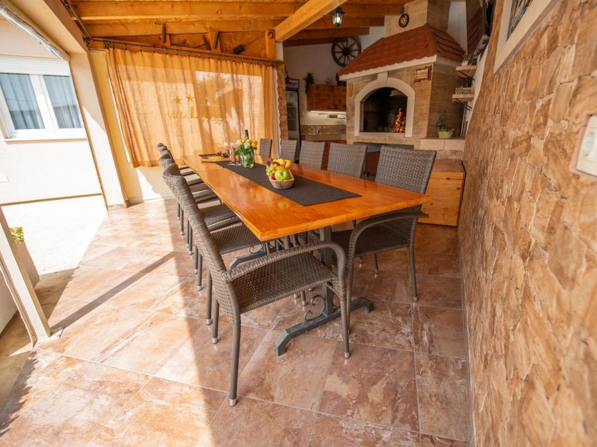 Beautiful Holiday Home "Villa Luka" Kaštel Štafilić Dış mekan fotoğraf