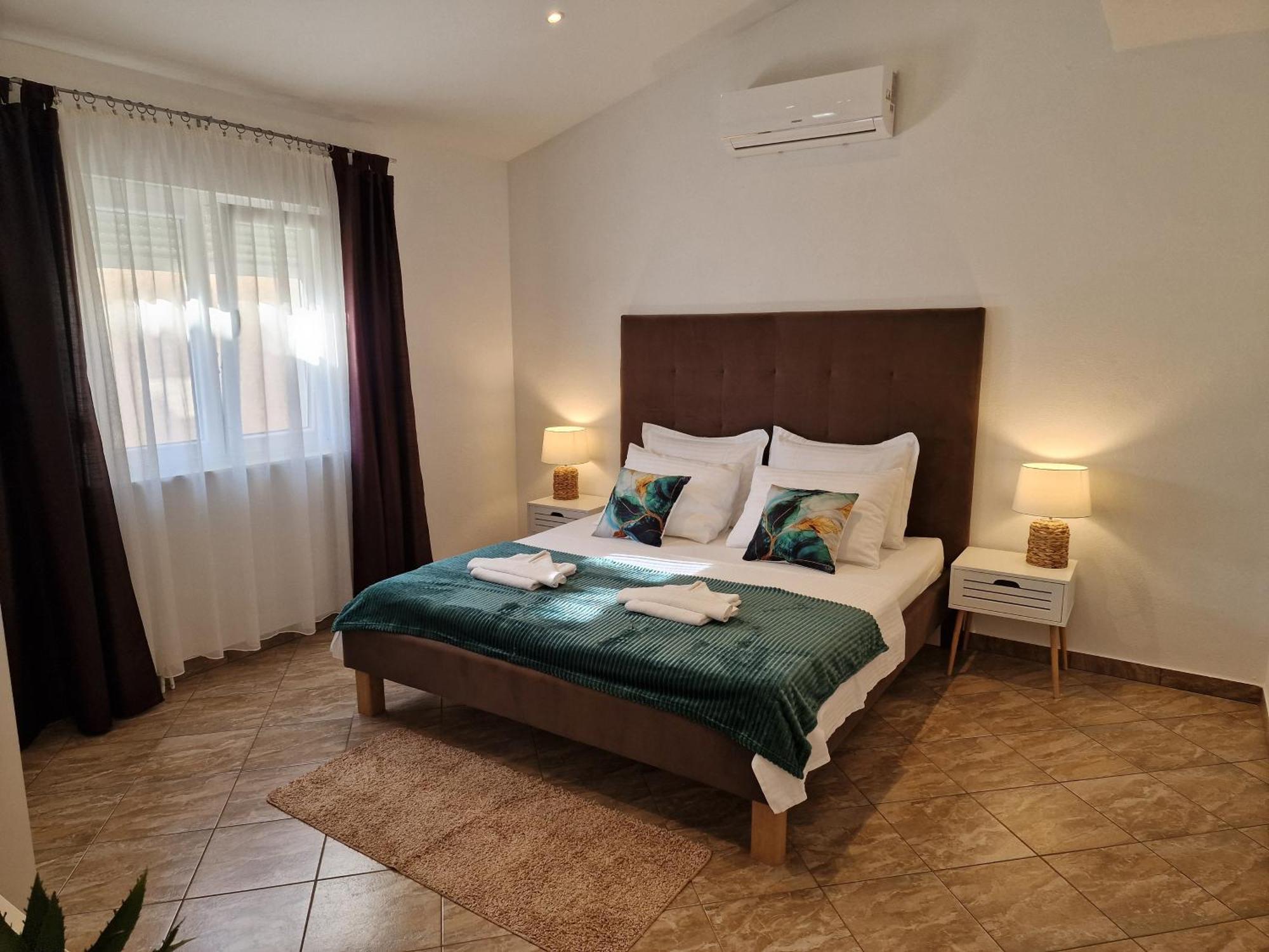 Beautiful Holiday Home "Villa Luka" Kaštel Štafilić Dış mekan fotoğraf